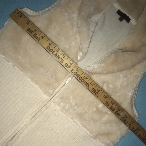 GLO jeans faux fur and knit zip up sleeveless vest cream colored Y2K size L - Picture 6 of 7